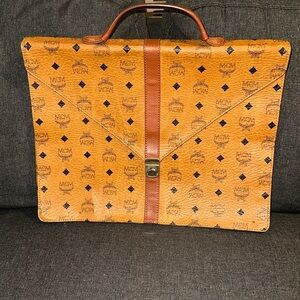 🔥 MCM Briefcase Vintage Heart ❤️